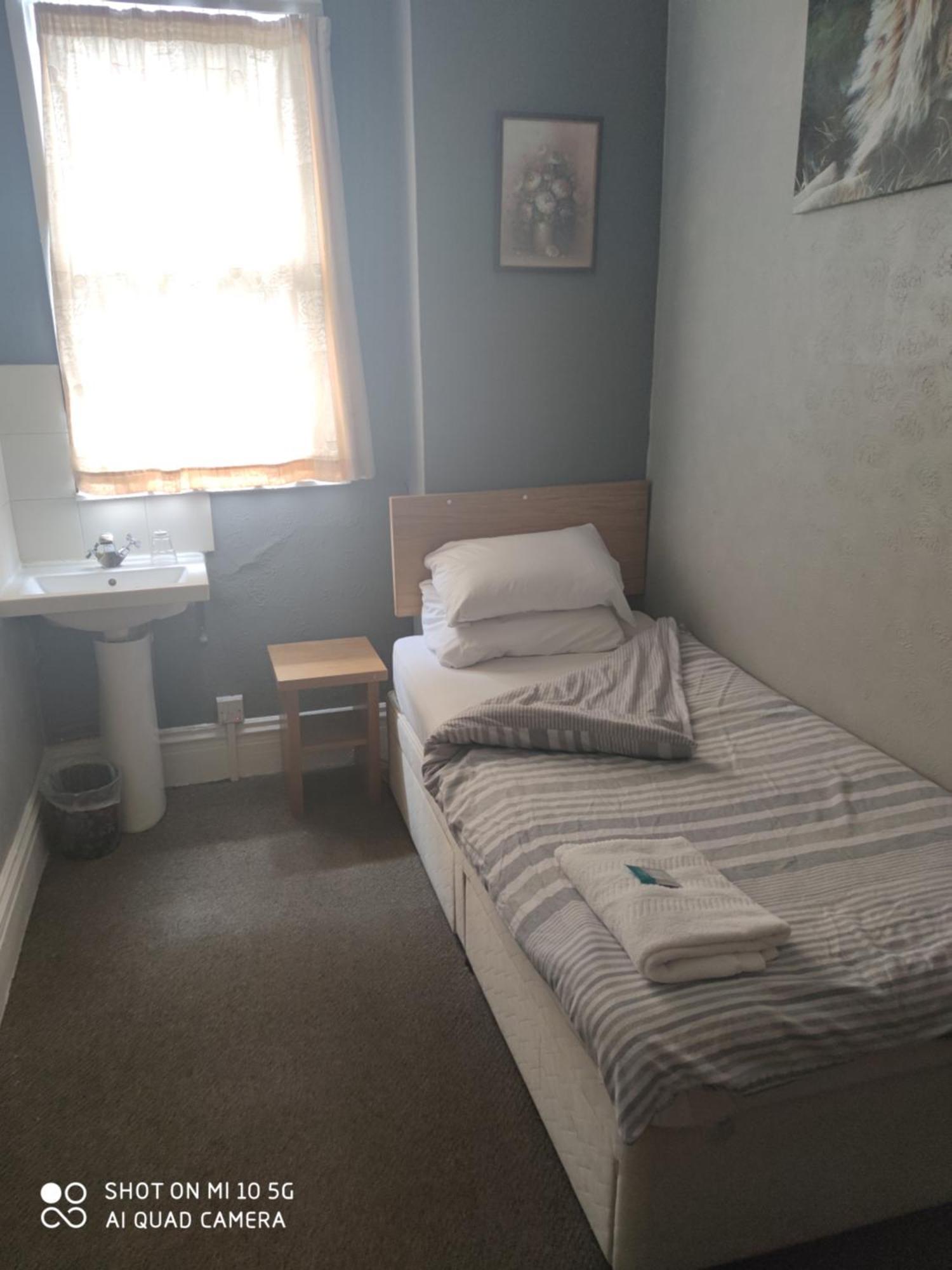 Sussex Lodge Guest House Slough Extérieur photo