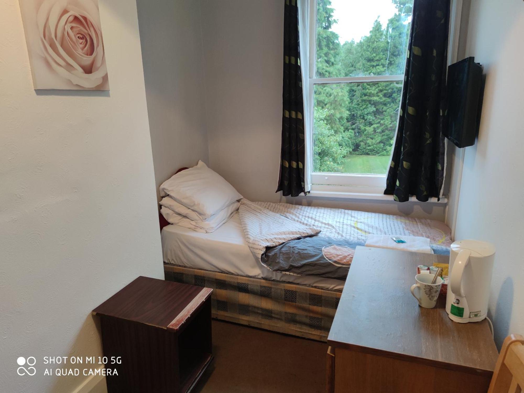 Sussex Lodge Guest House Slough Extérieur photo